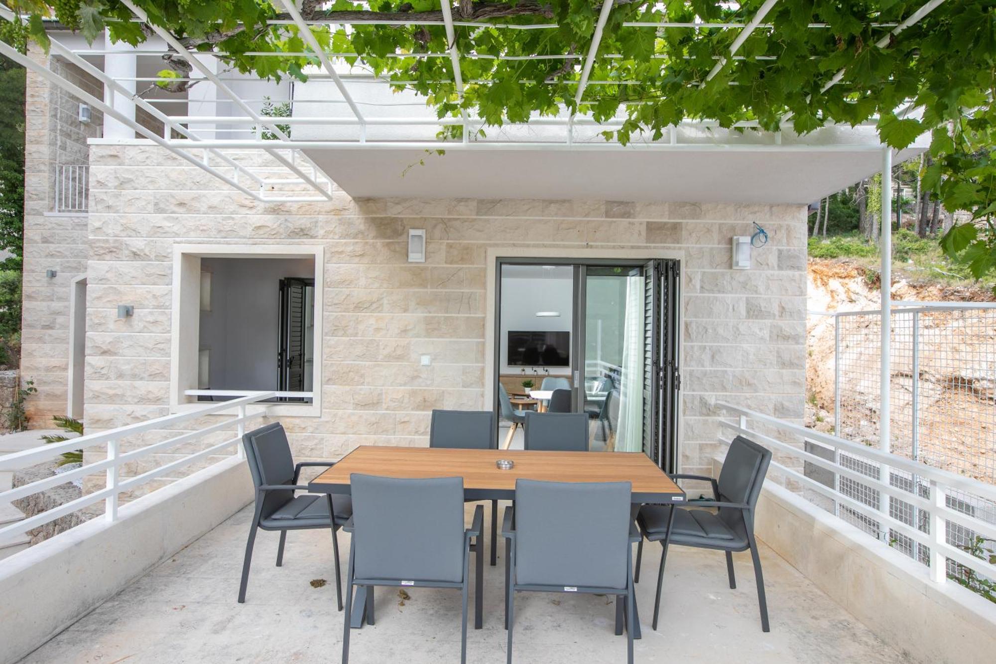 Villa Brela Apartments